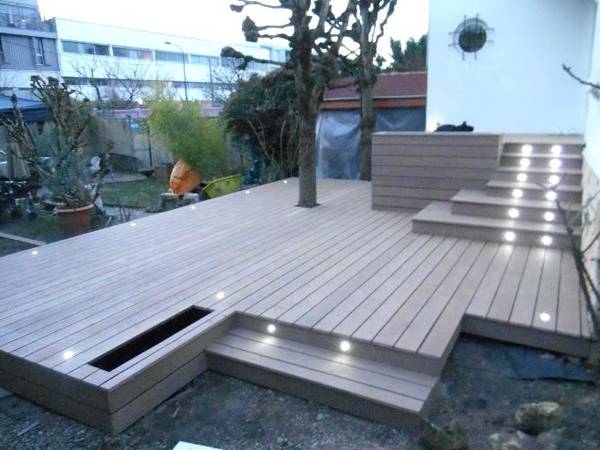 pose de terrasse en bois autour d une piscine